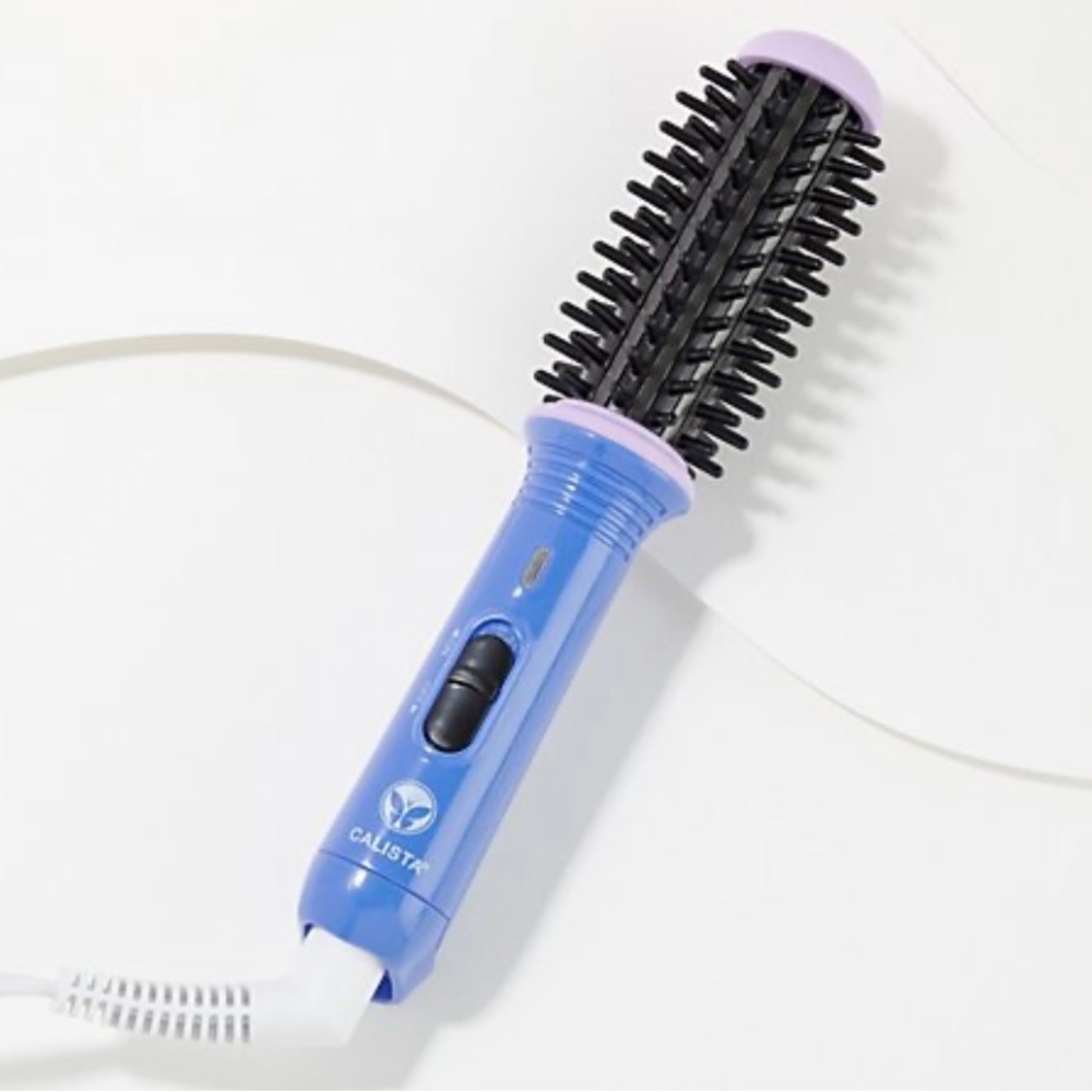 Calista GoGo Mini Round Brush Color will be either blue or yellow
